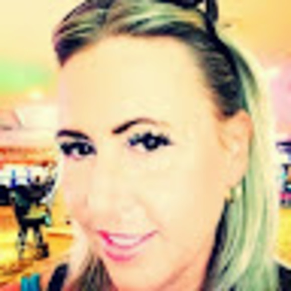 Meet your Posher, Monica - Picture 1 of 1